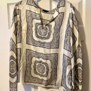 NWT(The Real Real) Theory L silk top